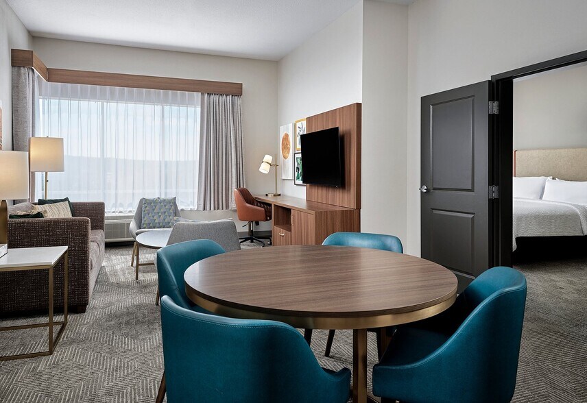 More Photos Of 100 N Frontage Rd, Meridian Hotel For Sale