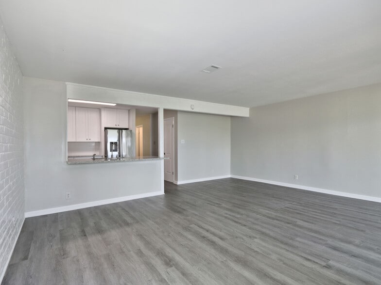 More Photos Of 100 Edgewater Dr, Livingston Apartments For Sale