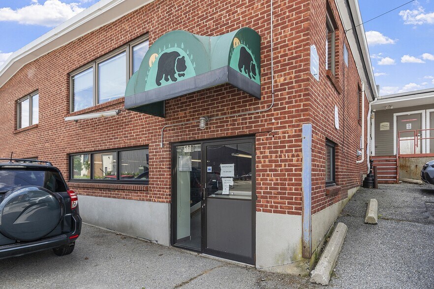 More Photos Of 180 Bear Hill Rd, Waltham Medical For Lease