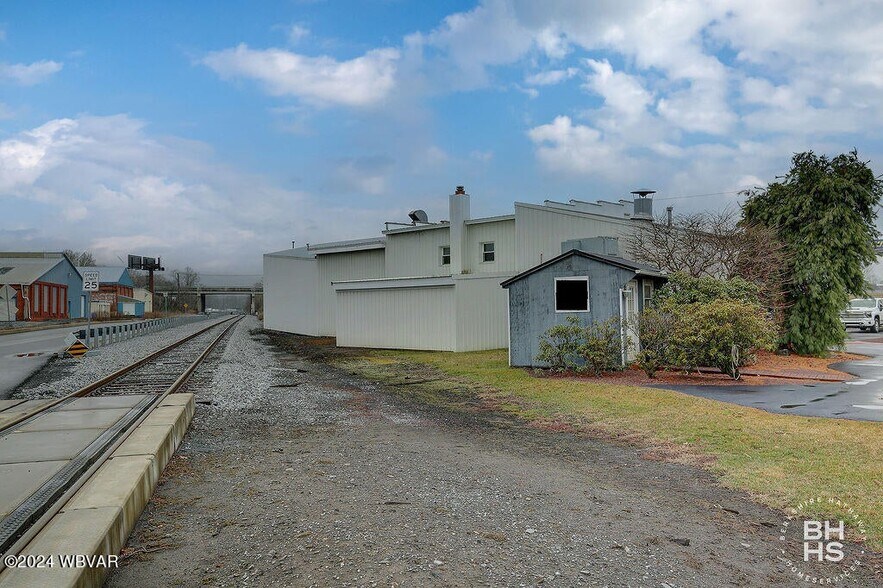 More Photos Of 102 S Henderson St, Lock Haven Auto Repair For Sale