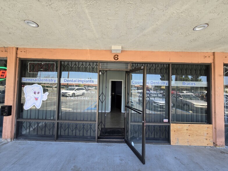More Photos Of 14282 Brookhurst St, Garden Grove Unknown For Lease