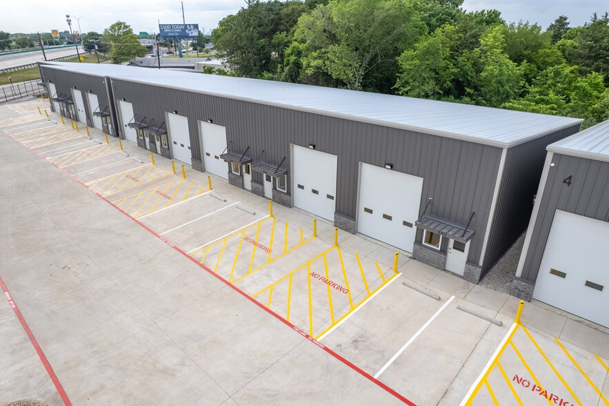 More Photos Of 8140 C F Hawn fwy, Dallas Light Distribution For Lease