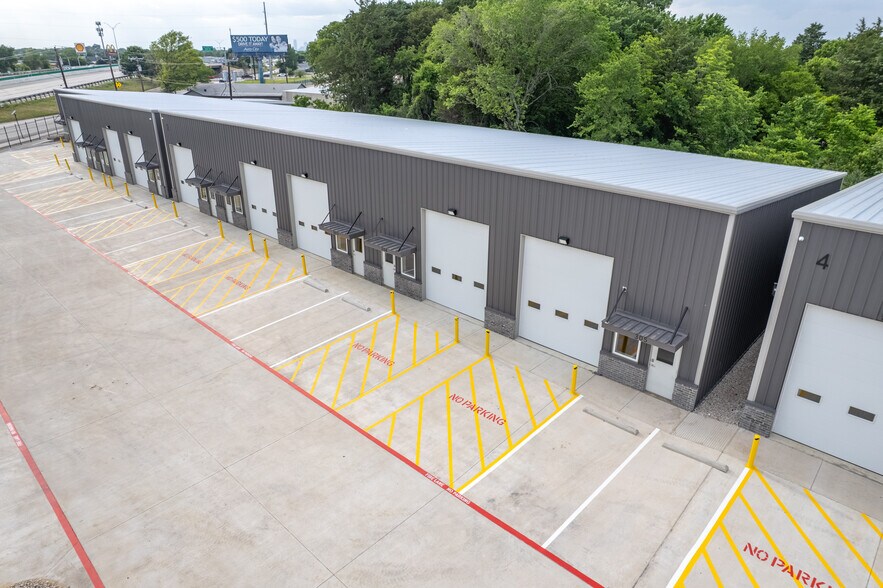 More Photos Of 8140 C F Hawn fwy, Dallas Light Distribution For Lease