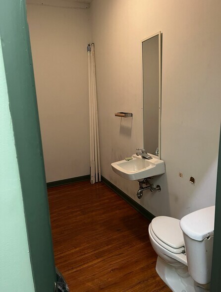 More Photos Of 1321 DuPont Rd, Parkersburg Unknown For Lease