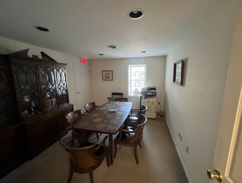 More Photos Of 3 Mound Ct, Merrimack Medical For Sale