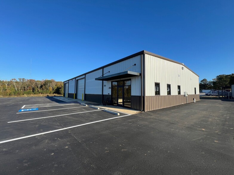 Primary Photo Of 1200 Commerce St, Madison Warehouse For Lease