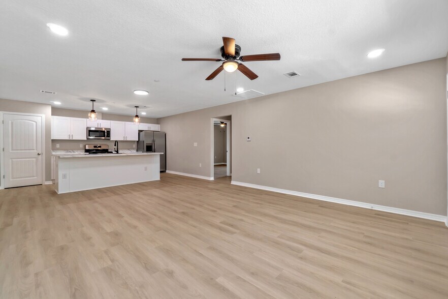 More Photos Of 50 Fulton Ave, Pensacola Apartments For Sale