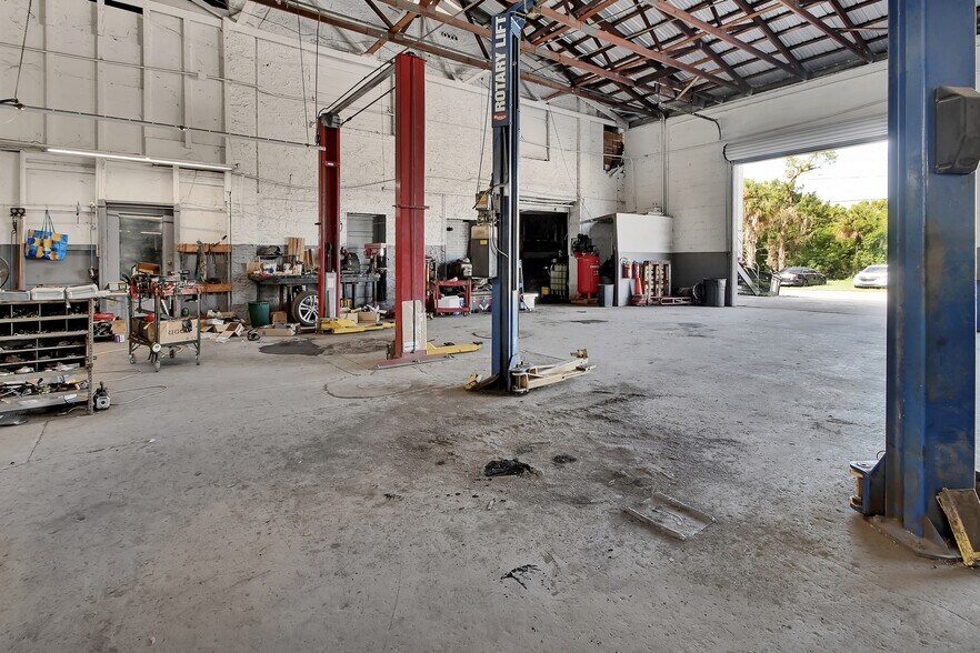 More Photos Of 309 S Florida Ave, Deland Auto Repair For Sale