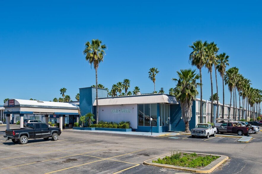 More Photos Of 910 Corn Products Rd, Corpus Christi Hotel For Sale