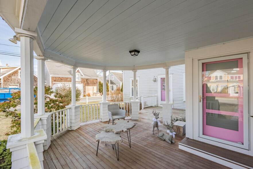 More Photos Of 515 MA-28, Harwich Port Storefront Retail Residential For Sale