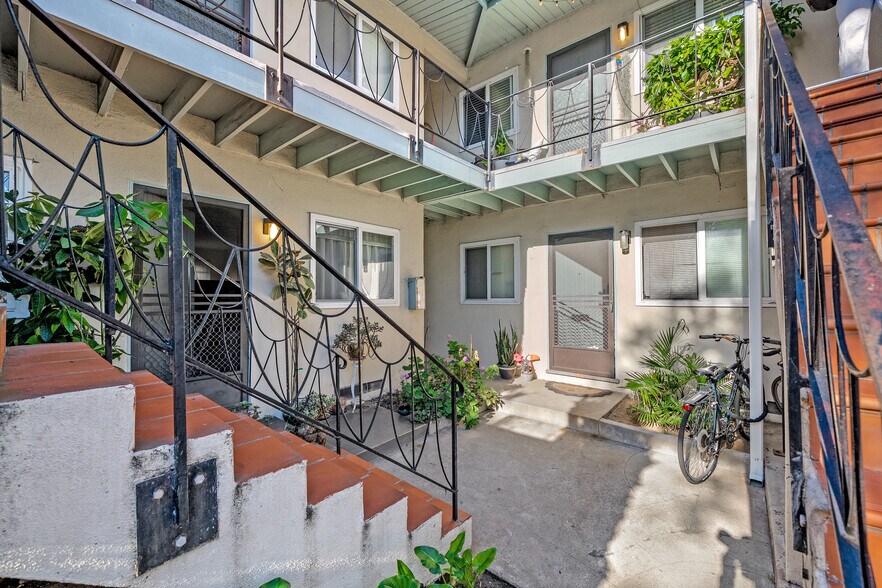 More Photos Of 333 E Carrillo St, Santa Barbara Apartments For Sale