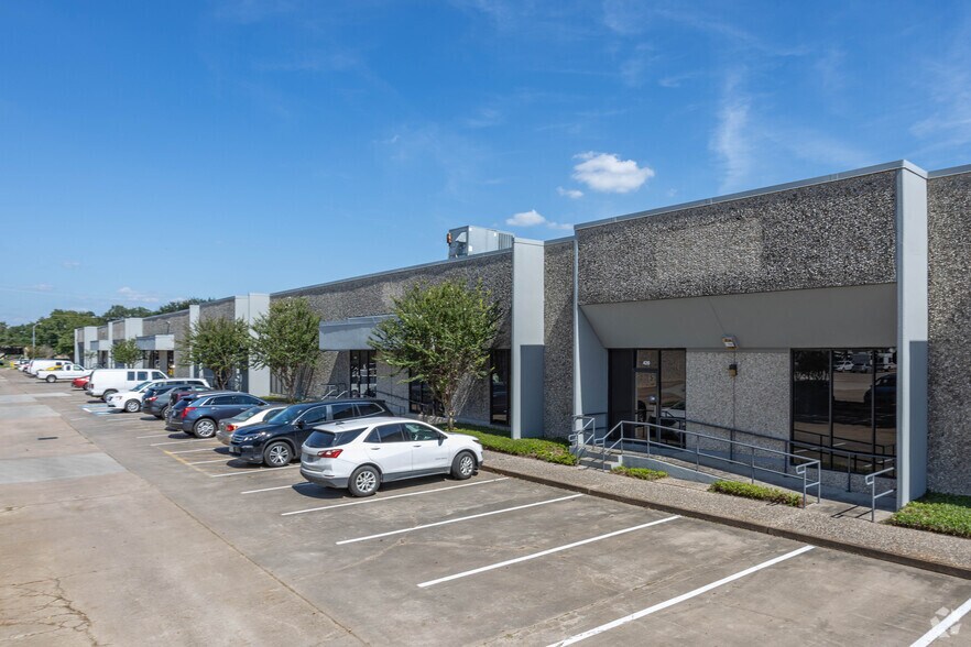 More Photos Of 3615 Willowbend Blvd, Houston Light Distribution For Lease