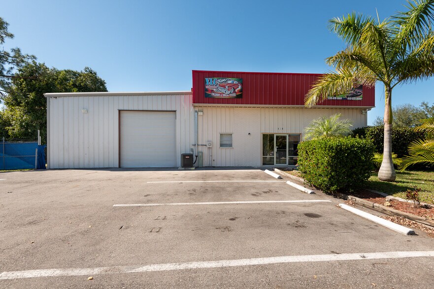 More Photos Of 420 NE 3rd Ave, Cape Coral Warehouse For Lease