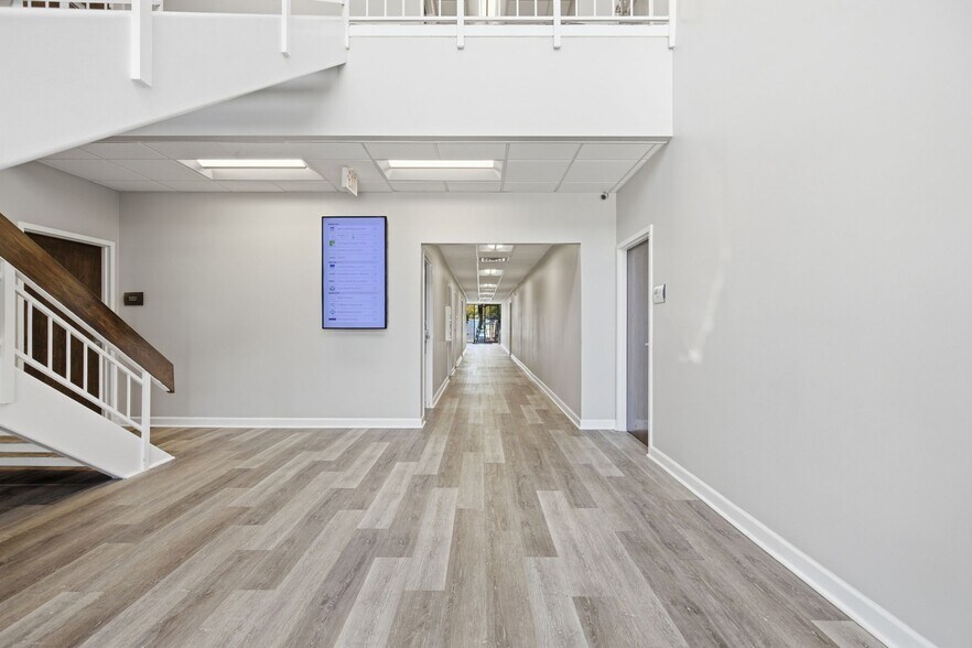 More Photos Of 176 Thompson Ln, Nashville Office Residential For Sale