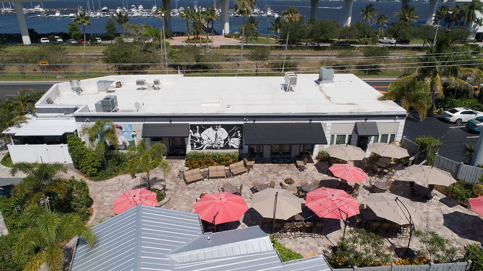 More Photos Of 514 NW Dixie Hwy, Stuart Restaurant For Sale