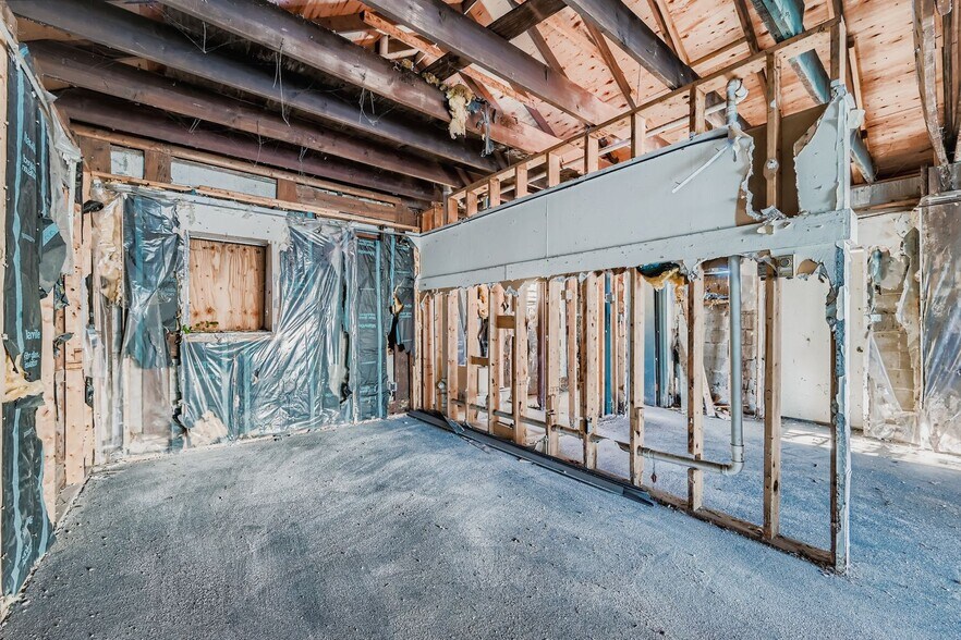 More Photos Of 701 Church St, Baltimore Flex For Sale