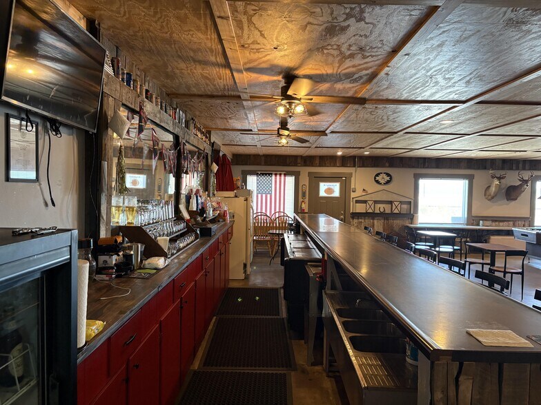 More Photos Of 3071 Jacob rd, Jacob Bar For Sale