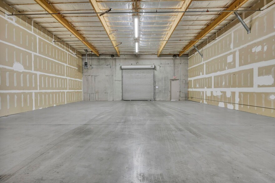 More Photos Of 2245 Meridian Blvd, Minden Showroom For Lease