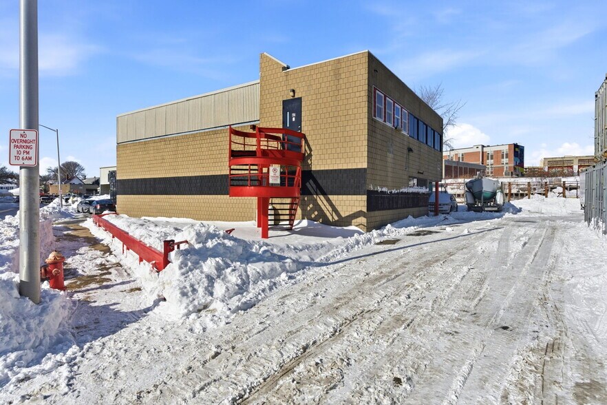 More Photos Of 47 Alley St, Lynn Industrial For Lease