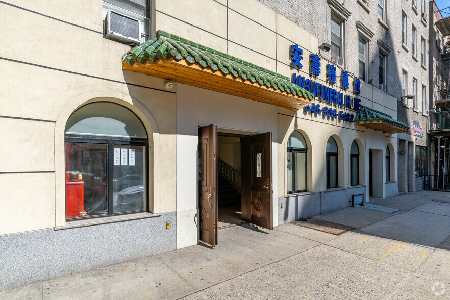 More Photos Of 27-29 Madison St, New York Office Residential For Sale