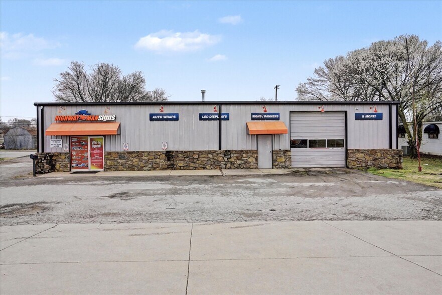 Primary Photo Of 603 W Rogers Blvd, Skiatook Freestanding For Sale