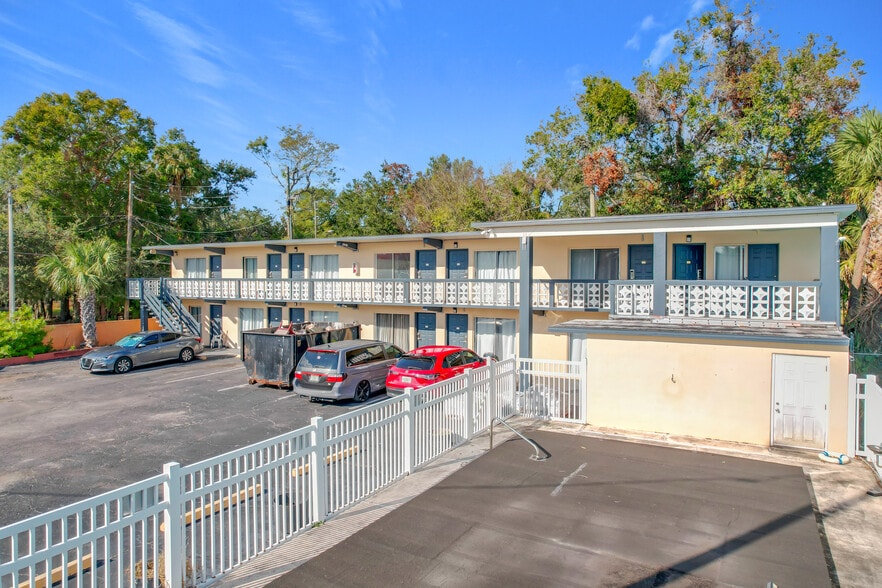 More Photos Of 307 E Vine St, Kissimmee Hotel For Sale