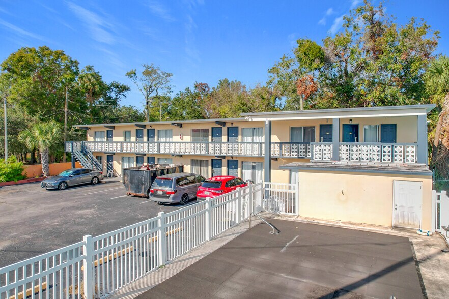 More Photos Of 307 E Vine St, Kissimmee Hotel For Sale