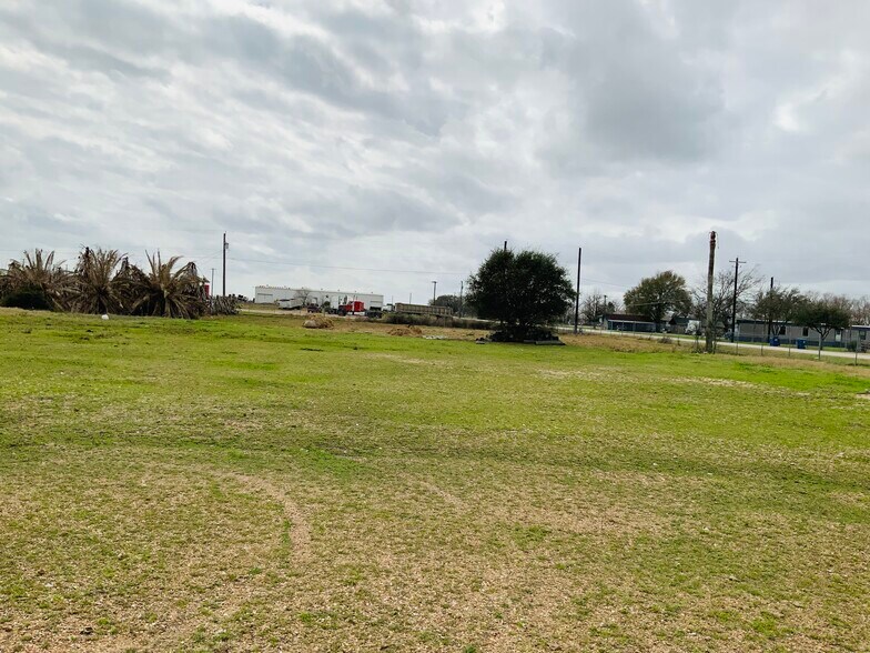 More Photos Of 204 Glen Flora Rd, Eagle Lake Warehouse For Sale