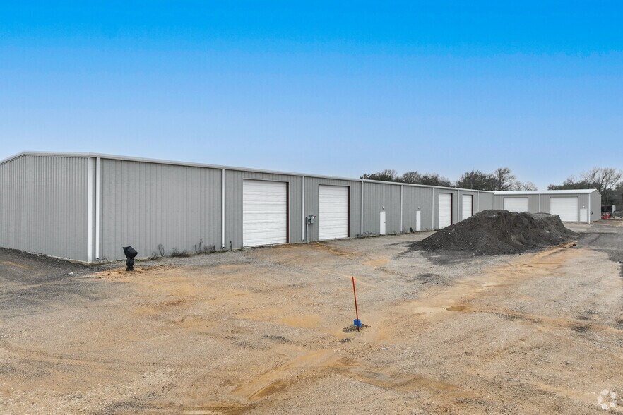 More Photos Of 5640 Eden Rd, Kennedale Unknown For Lease