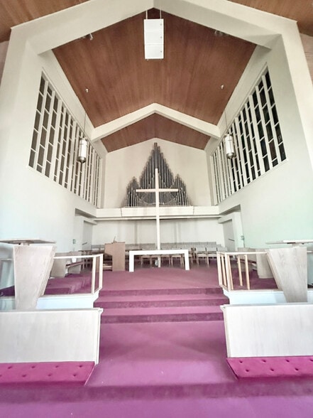 More Photos Of 84 Fairway Dr, Nashville Religious Facility For Lease