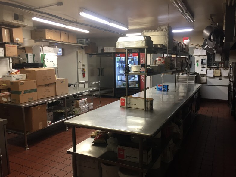 More Photos Of 7618 Madison St, Forest Park Storefront Retail Residential For Lease