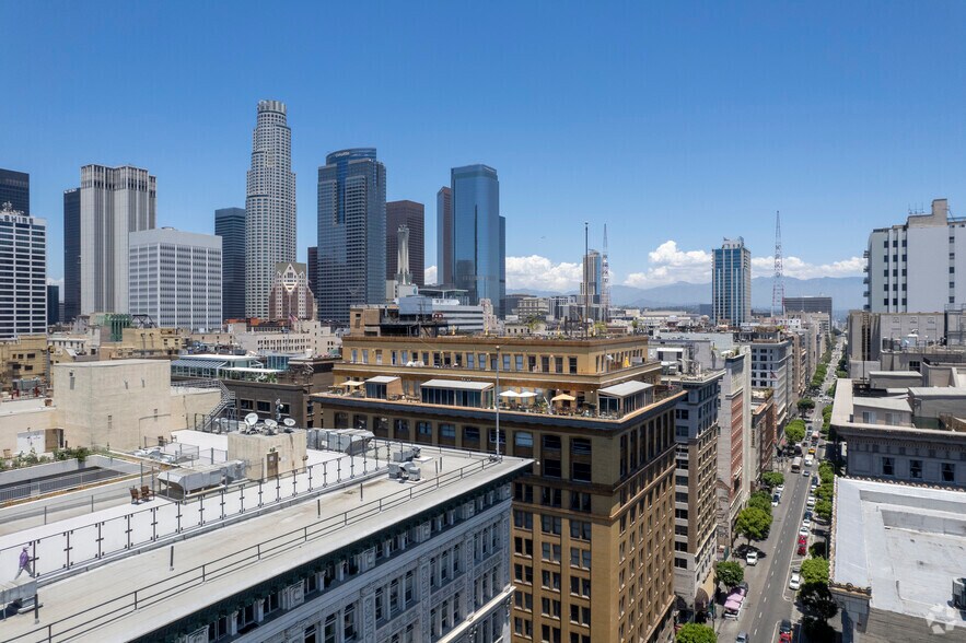 More Photos Of 215 W 7th St, Los Angeles Apartments For Lease