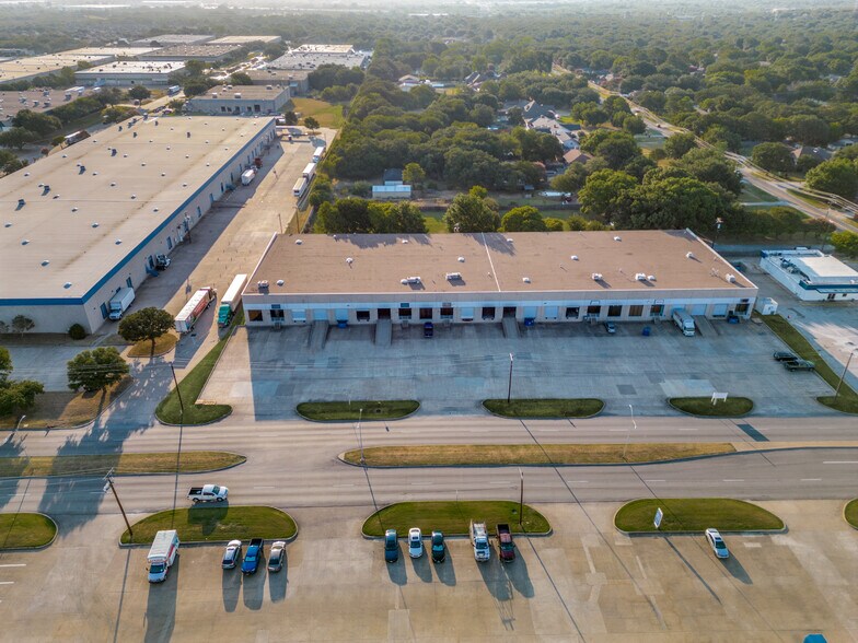 More Photos Of 1922-1938 N Great Southwest Pky, Grand Prairie Distribution For Lease