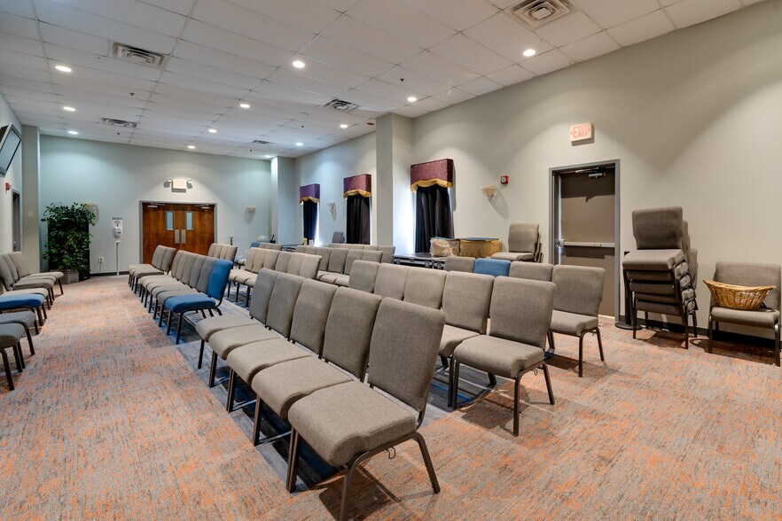 More Photos Of 3737 Stilesboro Rd NW, Kennesaw Flex For Sale