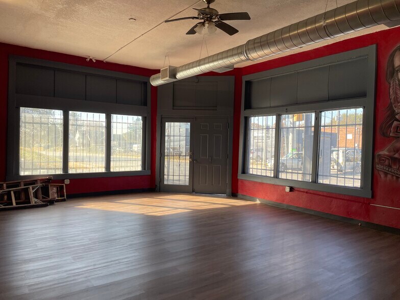 More Photos Of 960-962 Pacific Ave, Kansas City Storefront For Sale