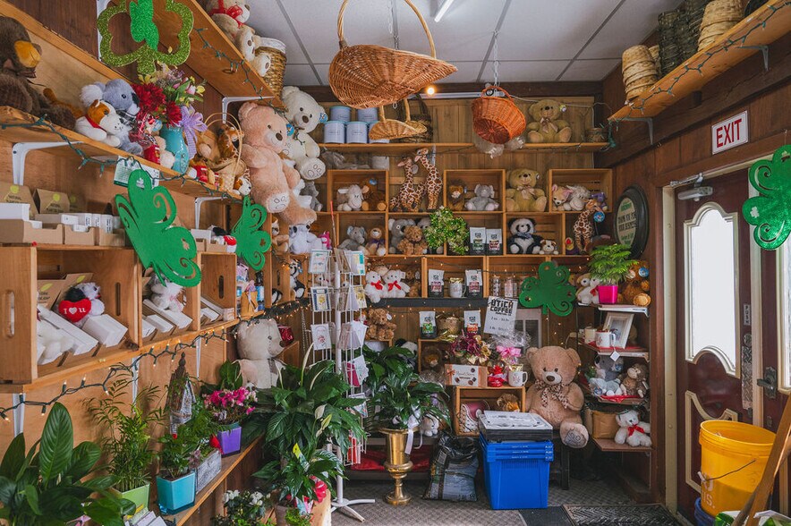 More Photos Of 2774 Oneida St, Sauquoit Specialty For Sale