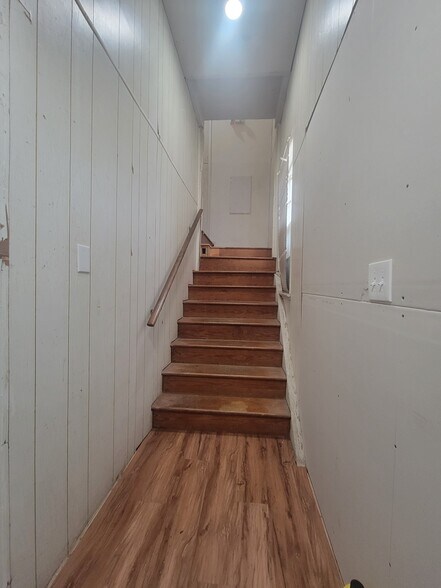 More Photos Of 401 Old Virginia Rd, Pocomoke City Flex For Sale