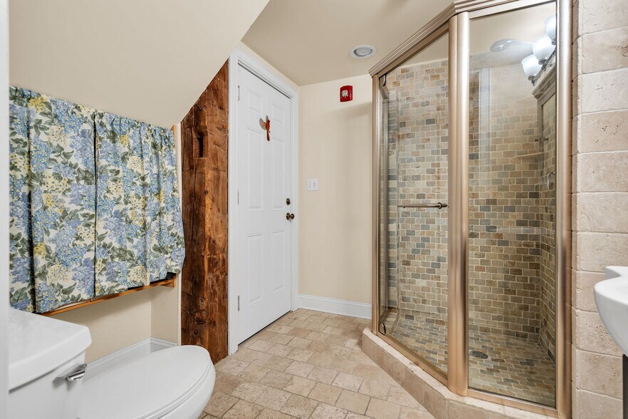 More Photos Of 137 Stockton St, Hightstown Flex For Sale