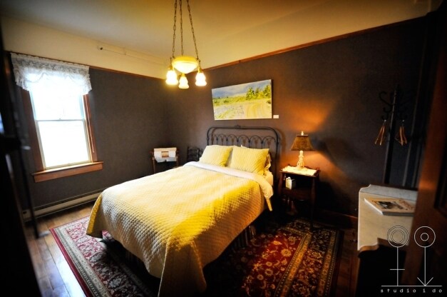 More Photos Of 40 SE Heimrich St, Dufur Hotel For Sale