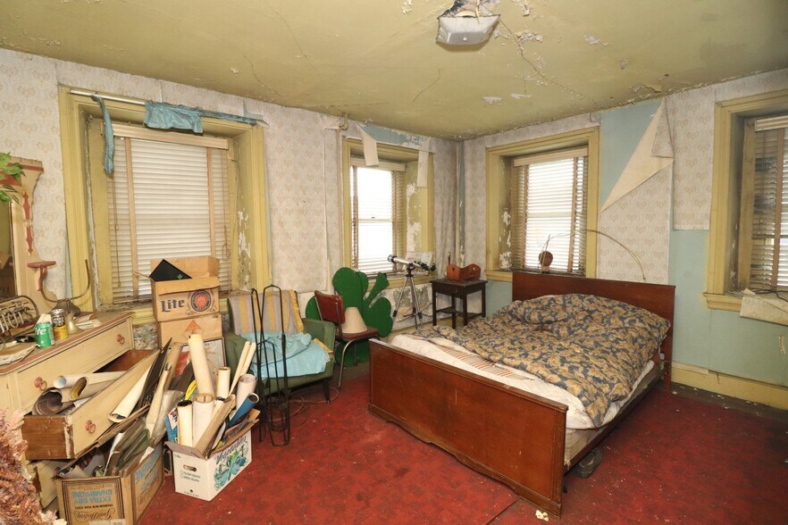 More Photos Of 200 Hughes St, New Ringgold Specialty For Sale