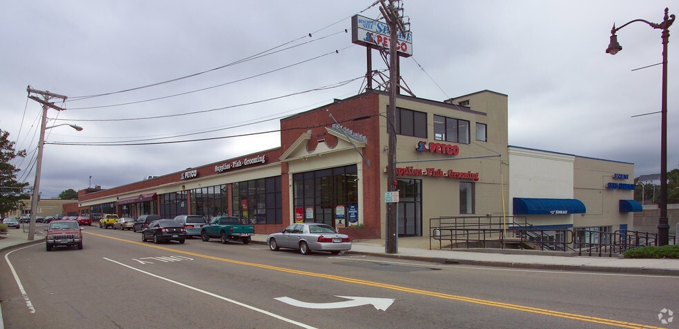 More Photos Of 153-205 Parkingway St, Quincy Storefront For Lease