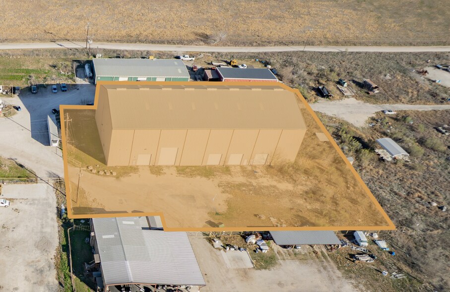 More Photos Of 9092 Green Rd, Converse Unknown For Lease