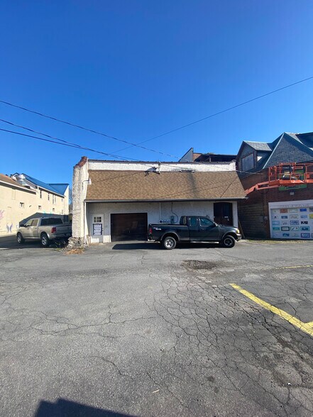 More Photos Of 32 Market St, Bangor Storefront Retail Office For Sale