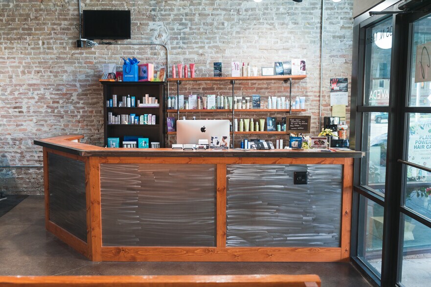 More Photos Of 201 N Main St, Taylor Storefront Retail Office For Sale