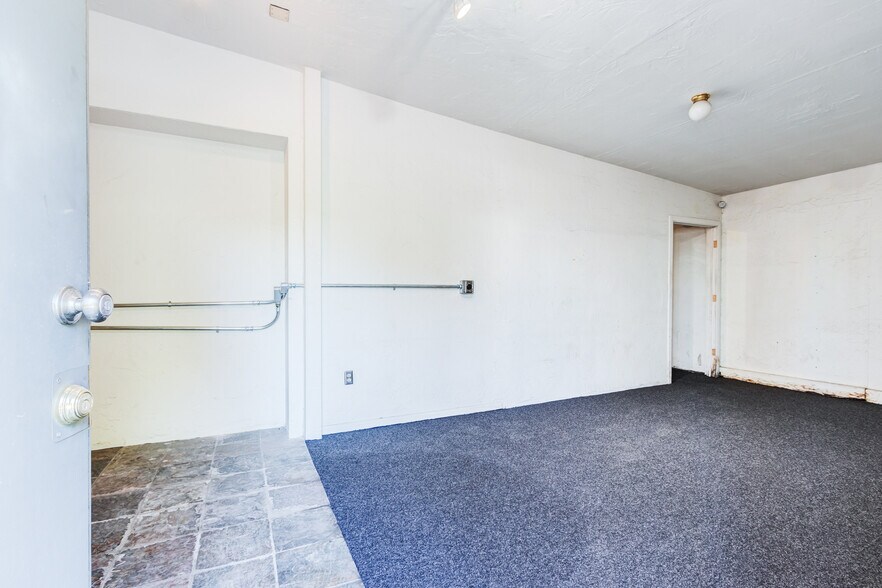 More Photos Of 8642 Venice Blvd, Los Angeles Office Residential For Sale