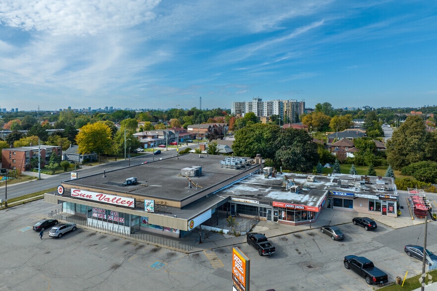 Primary Photo Of 468-480 Danforth Rd, Toronto Storefront For Lease