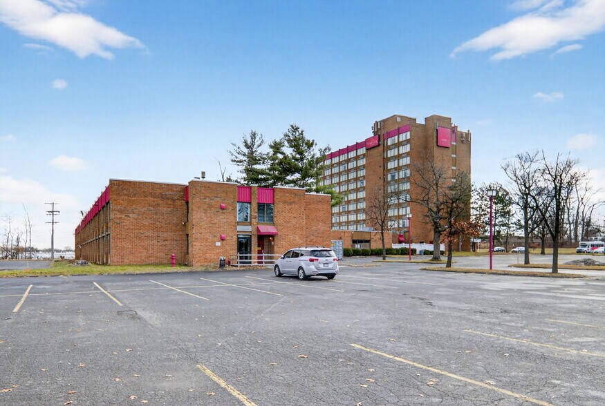 More Photos Of 3 Watervliet Avenue Ext, Albany Hotel For Sale