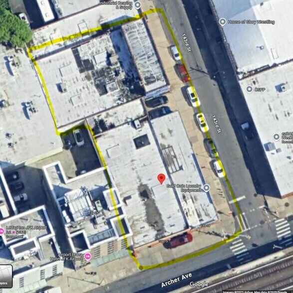 More Photos Of 91-26 Archer Ave, Jamaica Showroom For Lease