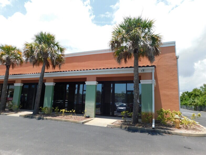 More Photos Of 7640 N Wickham Rd, Melbourne General Retail For Lease