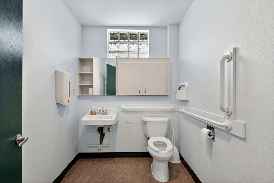 More Photos Of 5311-5315 N Vancouver Ave, Portland Medical For Sale